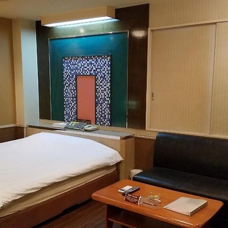 Hotel Golf Yokohama (Adults Only) Buitenkant foto